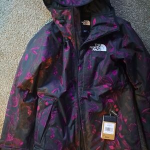 North Face NWT womens Superflu Dryvent  size medium ski jacket beautiful print